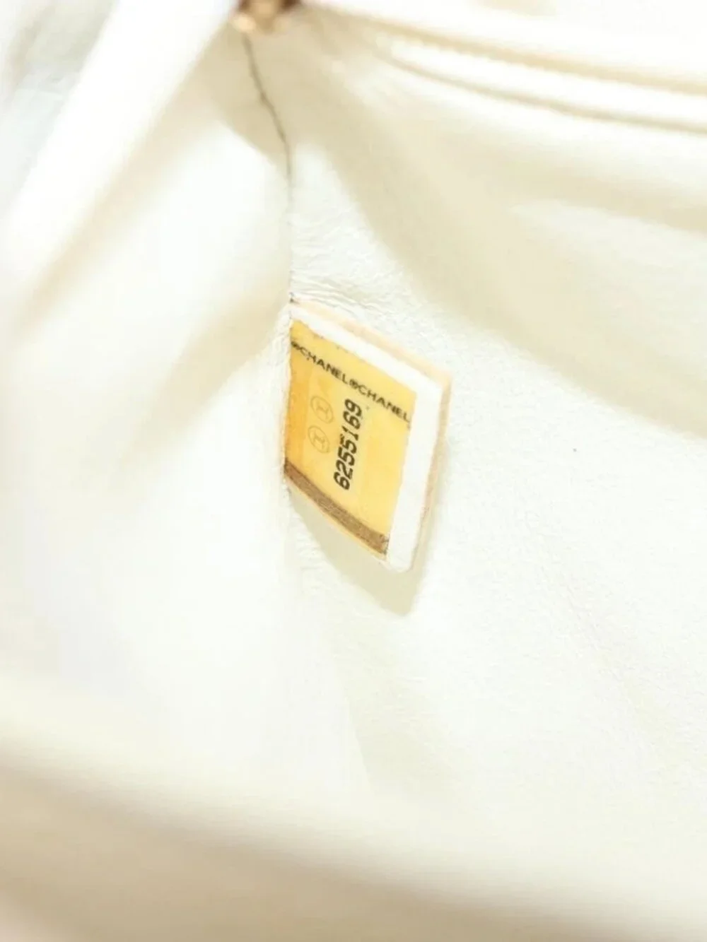CHANEL Tote Bag Patent leather Ivory Gold CC Auth bs34540